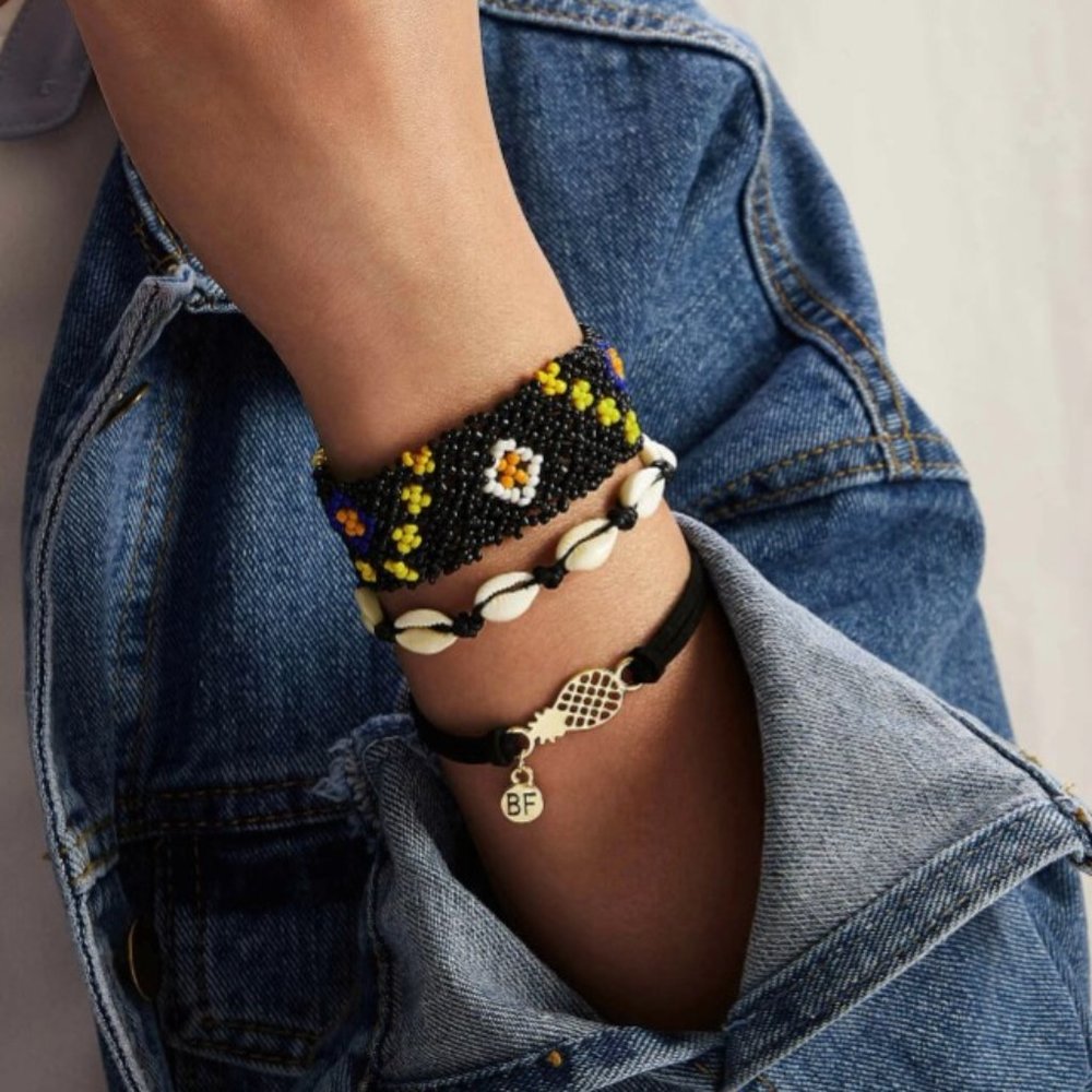 3 for $35 / bracelet with pineapple and shell - Picture 1 of 4